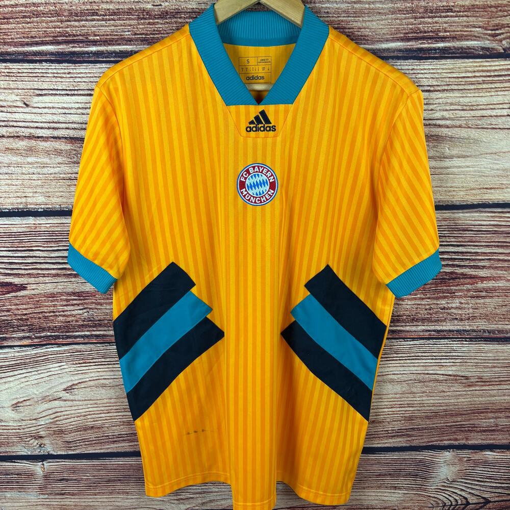 2022 Adidas FC Bayern Munich Soccer Jersey